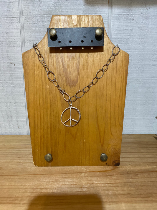 Hook Chain Peace Necklace