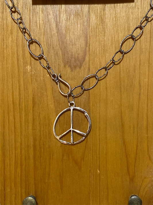Hook Chain Peace Necklace