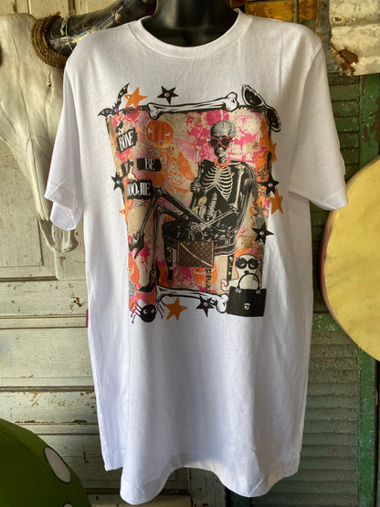 Bone to be BOOjie - Tshirt