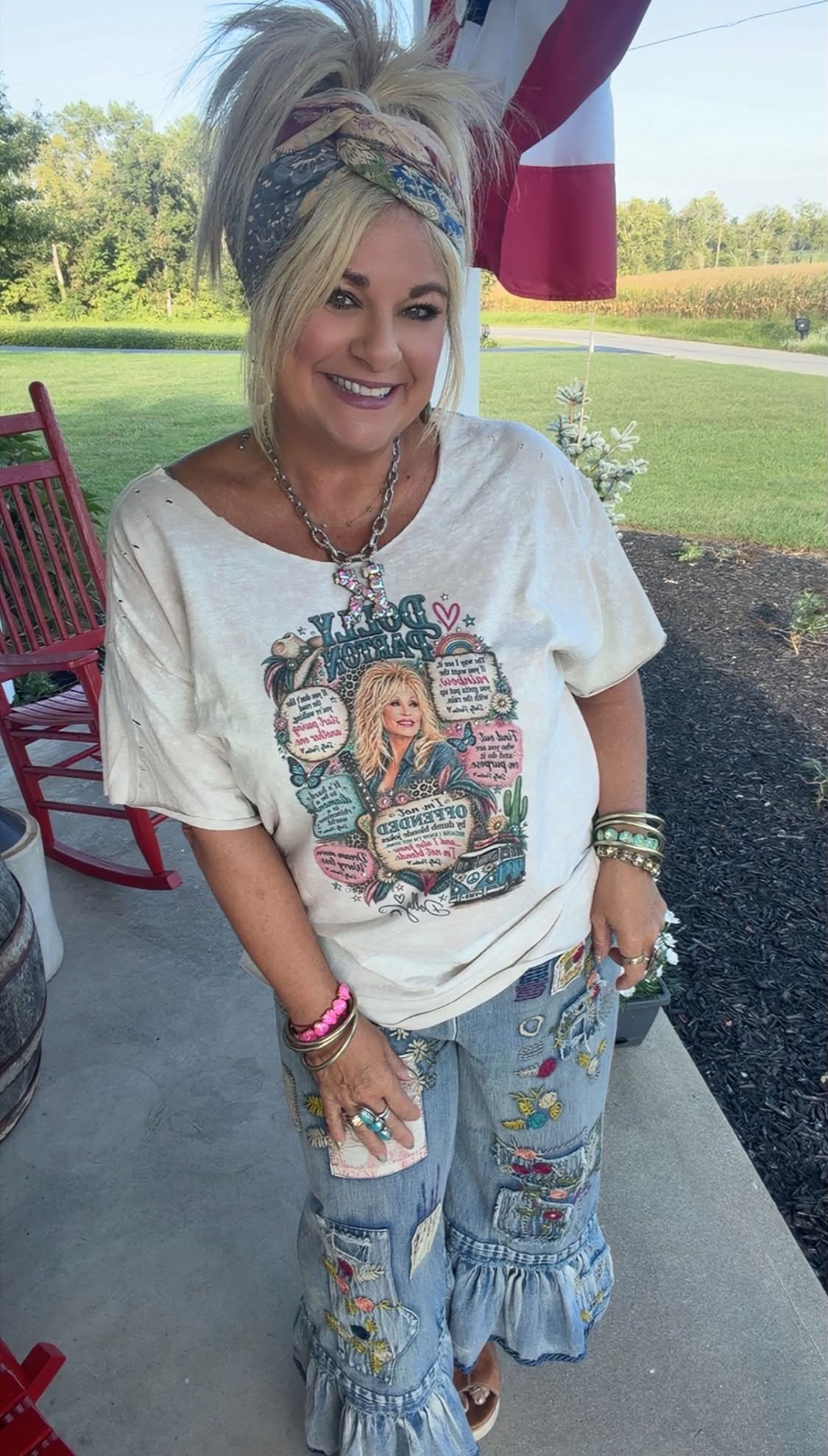 BthebestU Tee - Dolly Saying