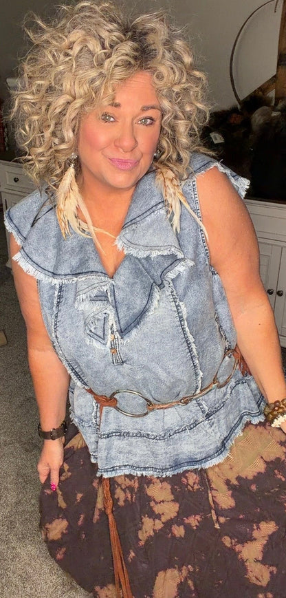 Ruffle Collar Sleeveless Top