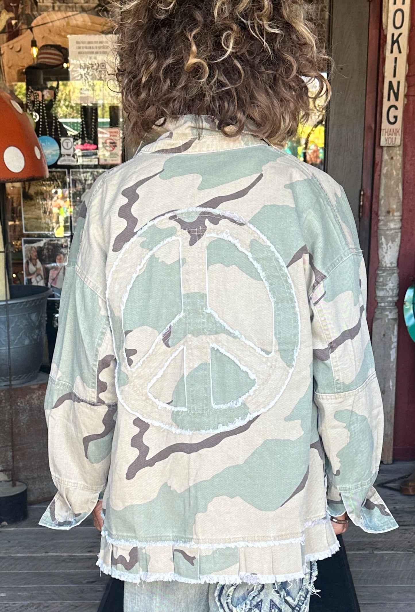 Ruffle hem Camo Peace Patchwork Jacket