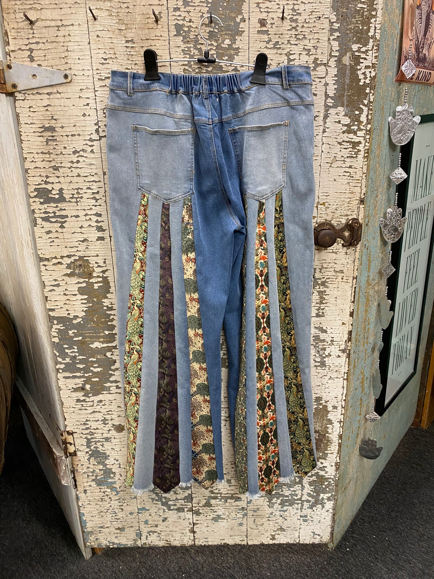 Tie Jeans