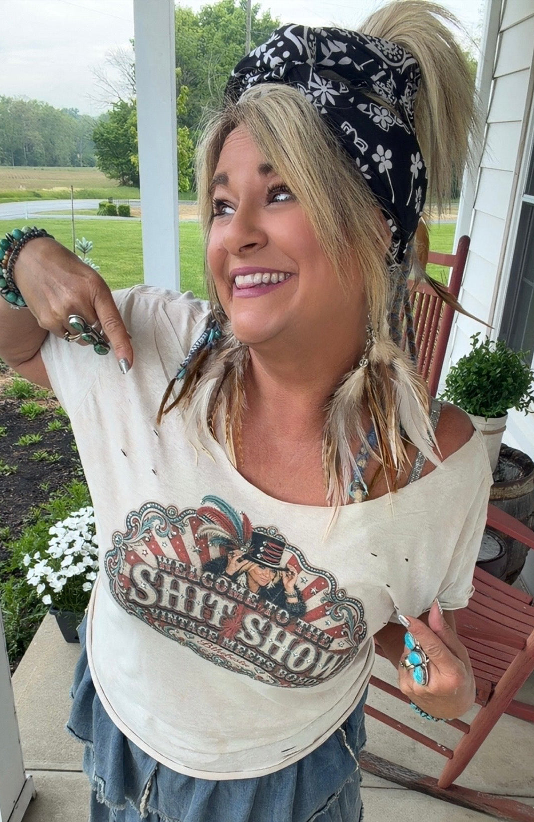 Bthebestu Tee - Sh*t Show Tee (KIM)