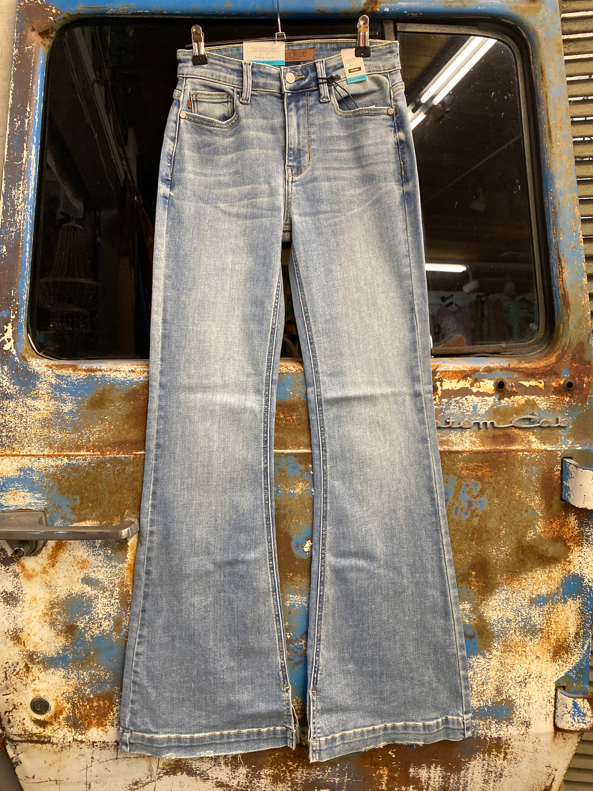 Judy Blue - Mid- Rise Flare