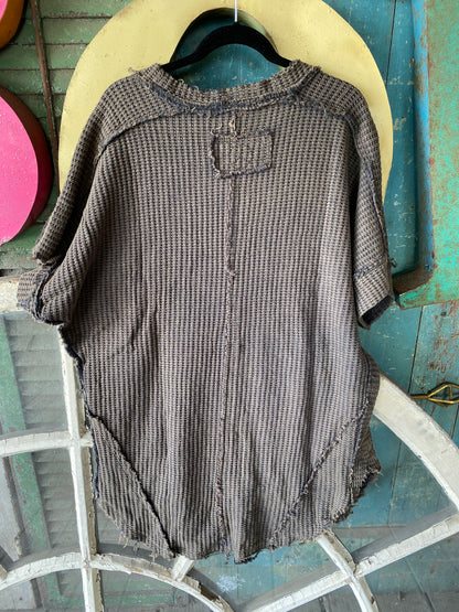 WAFFLE SHORT SLEEVE V-NECK TUNIC TOP