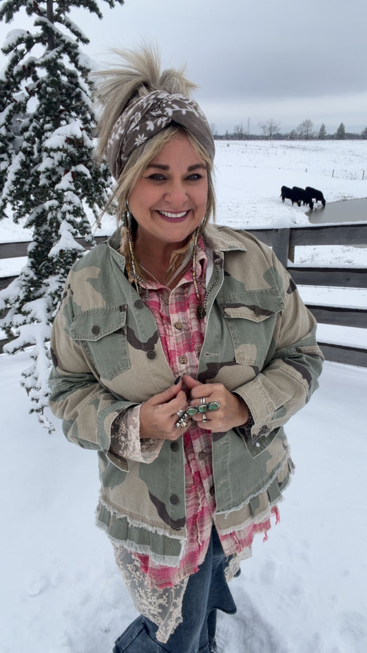 Ruffle hem Camo Peace Patchwork Jacket