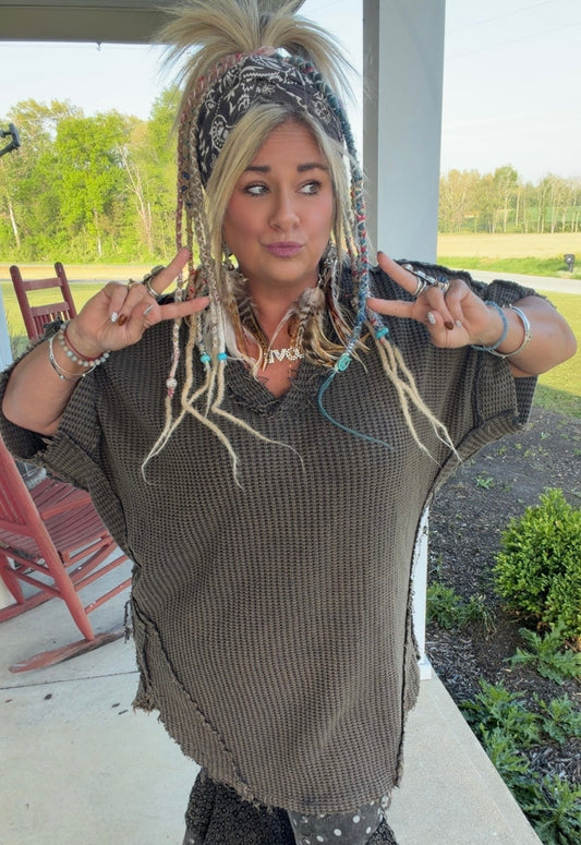 WAFFLE SHORT SLEEVE V-NECK TUNIC TOP