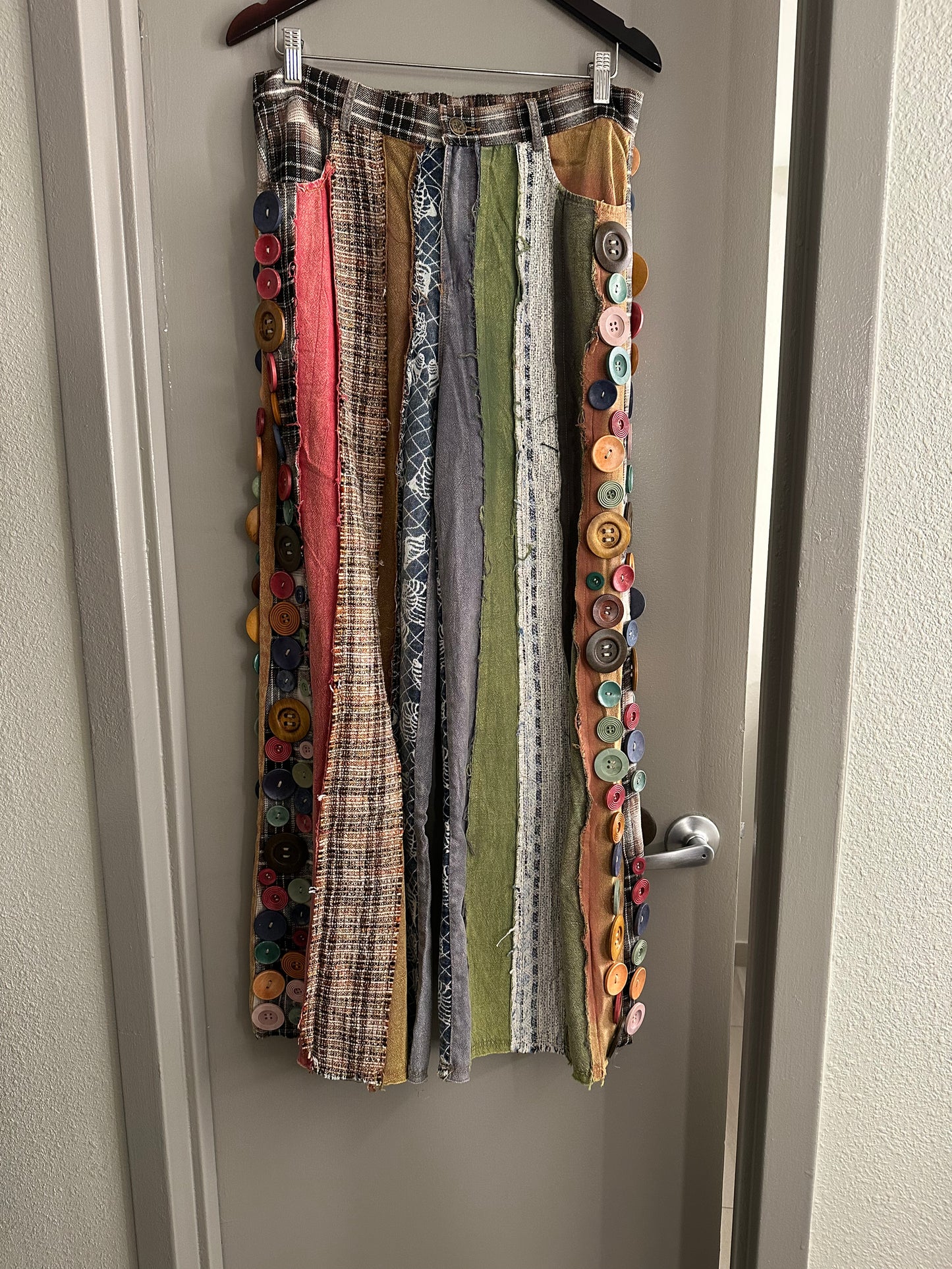 Button Jeans
